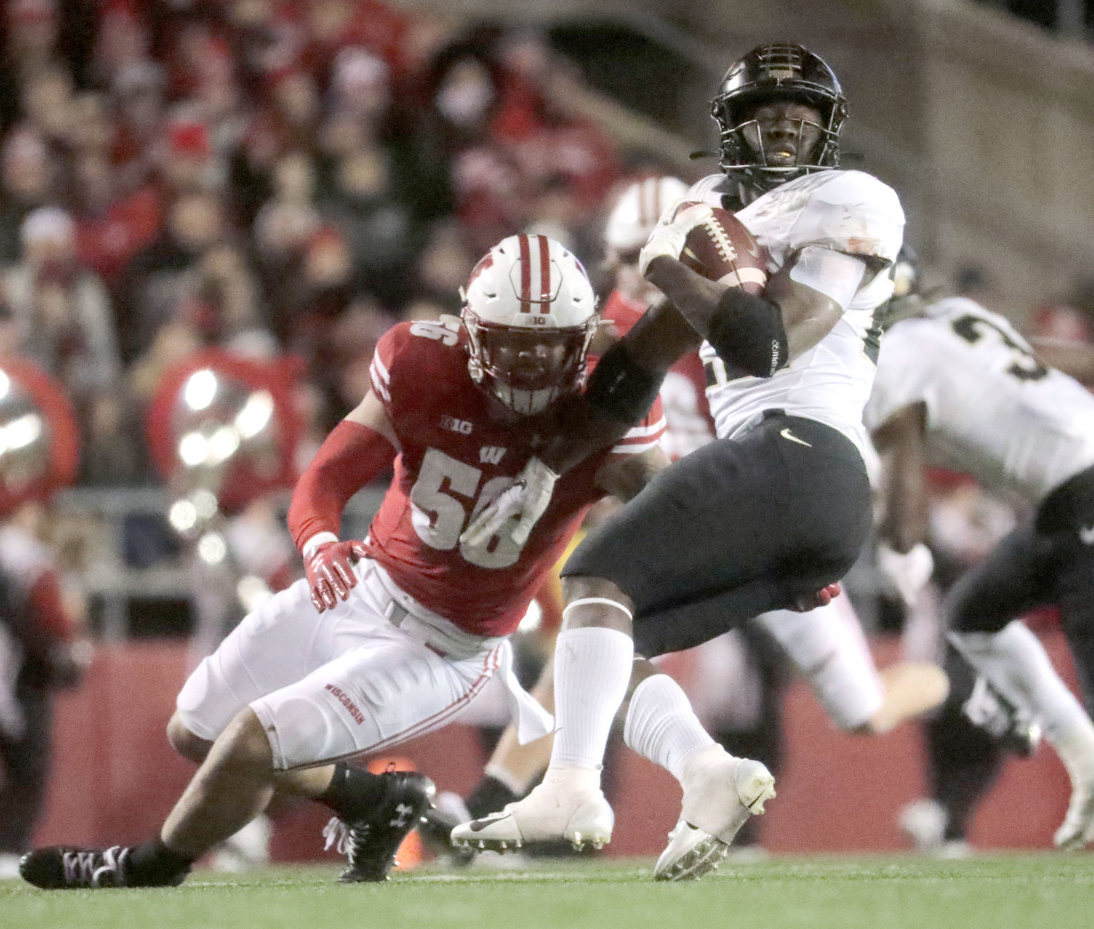 Badgers 45, Boilermakers 24